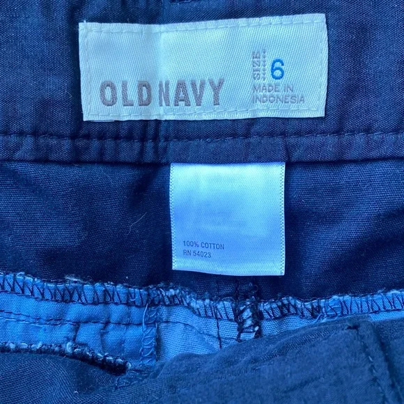 Old Navy Sz-6 blue two toned shorts - Picture 2 of 3